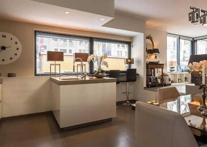 Executive Houseboat-apartment Sumatra