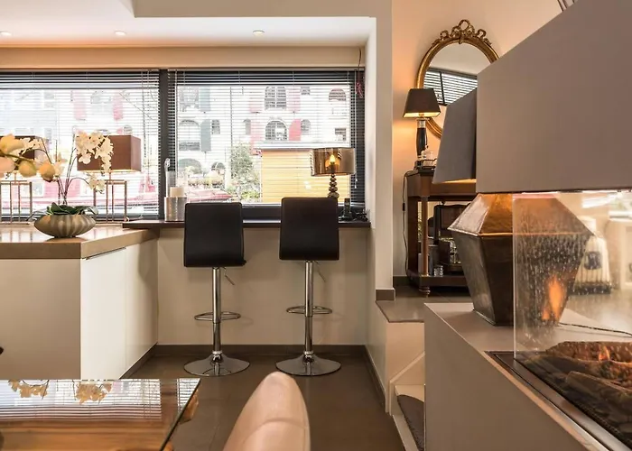 Executive Houseboat-apartment Sumatra *