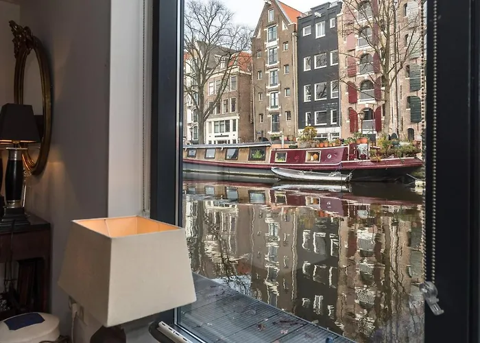 Executive Houseboat-apartment Sumatra *