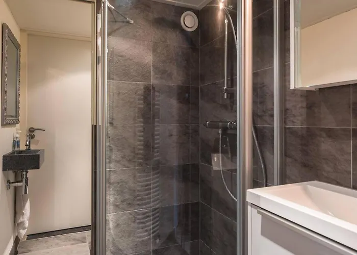 Сasa de vacaciones Executive Houseboat-apartment Sumatra *