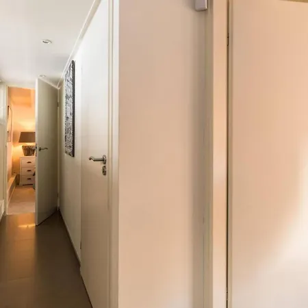 Executive Houseboat-apartment Sumatra Amsterdam