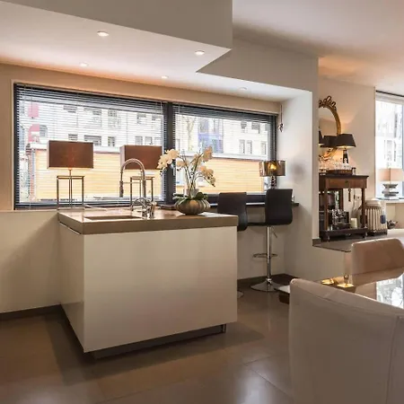 Executive Houseboat-apartment Sumatra