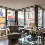 Executive Houseboat-apartment Sumatra * Άμστερνταμ