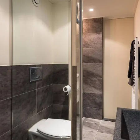 Executive Houseboat-apartment Sumatra *